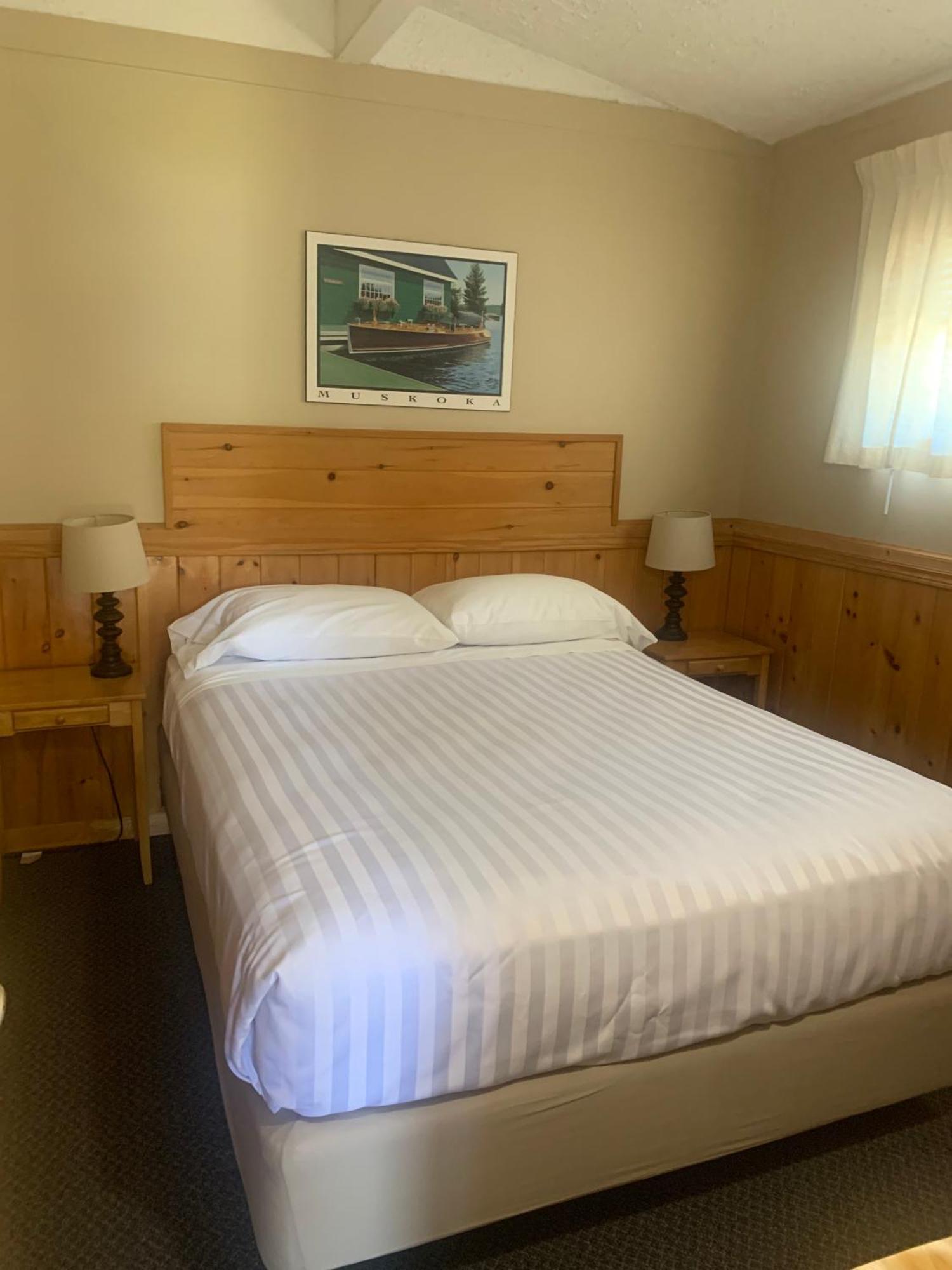 הנטסוויל Colonial Bay Motel And Cottages מראה חיצוני תמונה